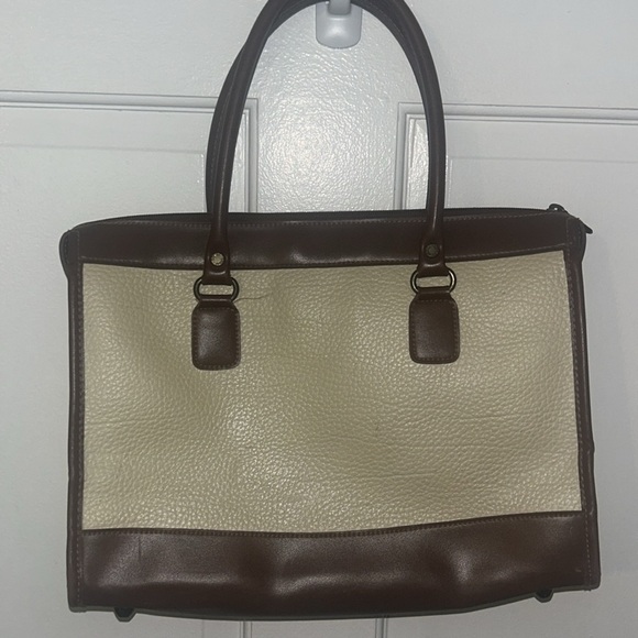 Guess purse in the color beige and brown - Picture 4 of 12